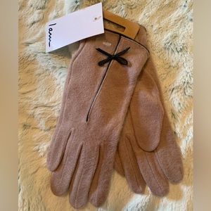 NWT Fashion gloves dusty pink black trim & bow soft woman’s gloves
